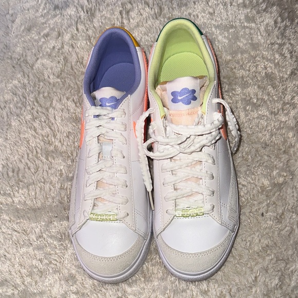 Blazer Low Platform Sneakers - Picture 3 of 5